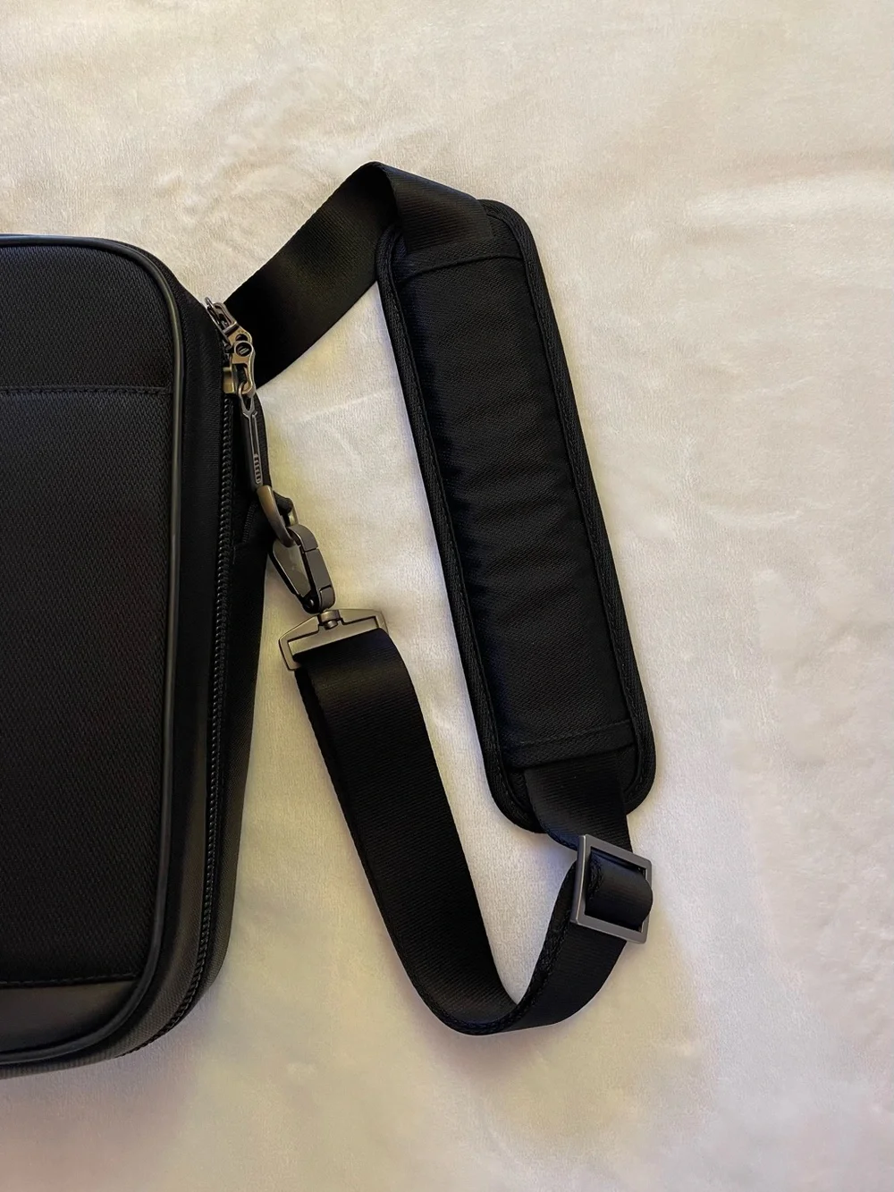 Lowepro Echelon Brief Premium Executive Laptop Bag - Fits 15